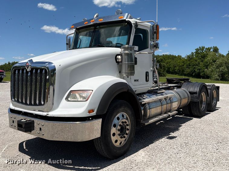 2018 International HX620 semi truck - FK3039