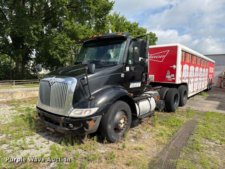 2007 International 8600 semi truck - FK4048