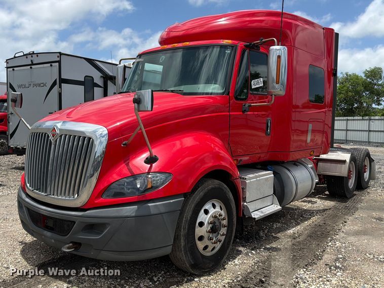 2018 International ProStar+ 122 semi truck - YA2889