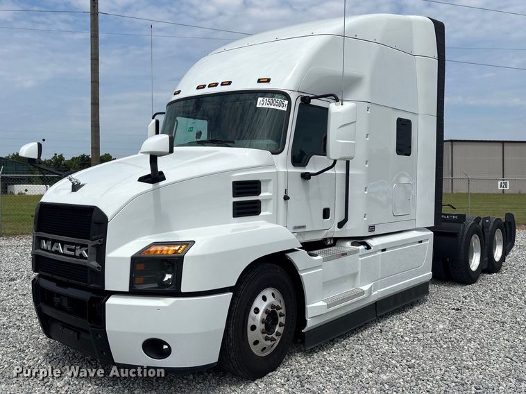 2023 Mack Anthem semi truck - YA3397