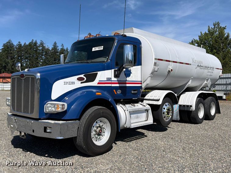 2017 Peterbilt 567 tank truck - YA3652
