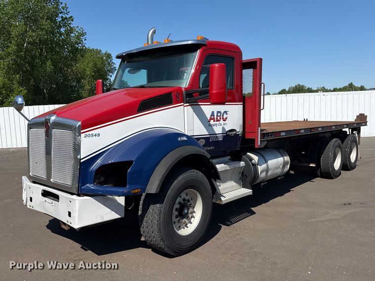 2015 Kenworth T880 flatbed truck - YA3740
