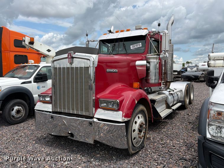 2006 Kenworth W900 semi truck - YA3932
