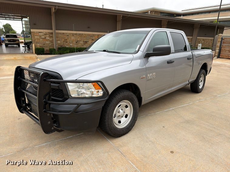2019 RAM 1500 Crew Cab pickup truck - EW0351
