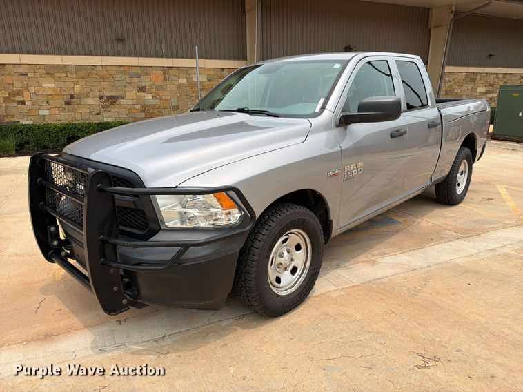 2019 RAM 1500 Ext. Cab pickup truck - EW0352
