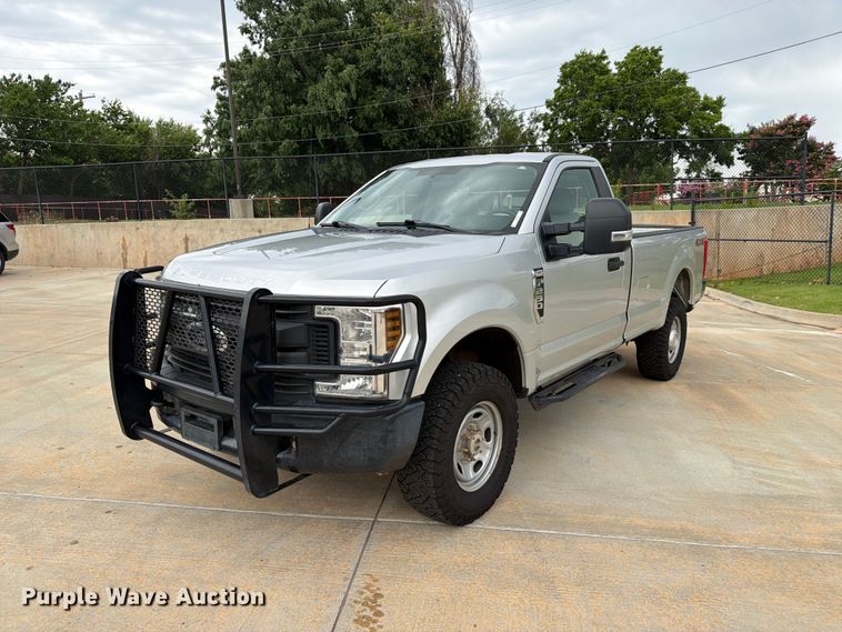 2018 Ford F250 Super Duty pickup truck - EW0358