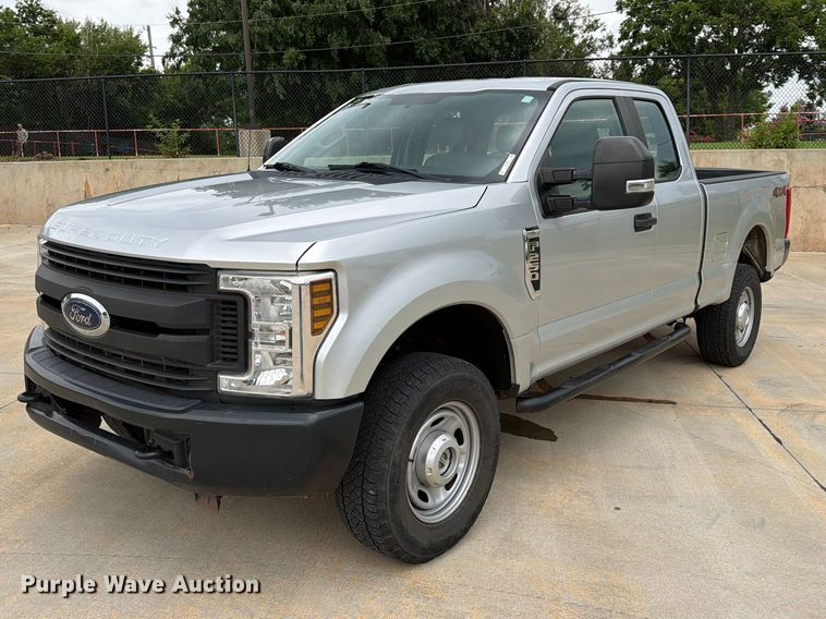 2018 Ford F250 Super Duty Ext. Cab pickup truck - EW0361