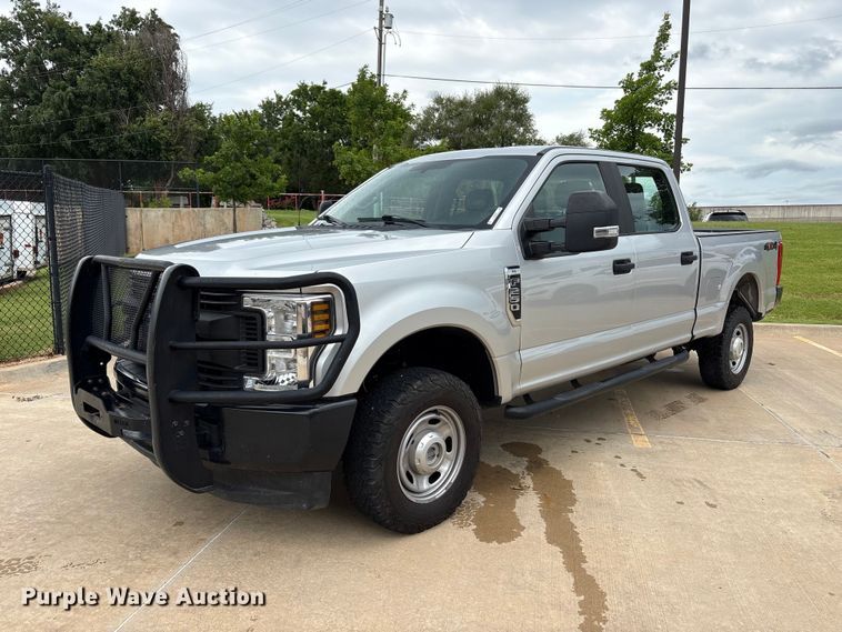 2019 Ford F250 Super Duty Crew Cab pickup truck - EW0362