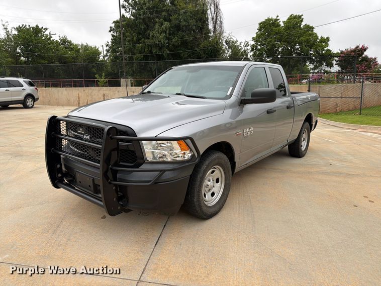 2020 RAM 1500 Classic Ext. Cab pickup truck - EW0366