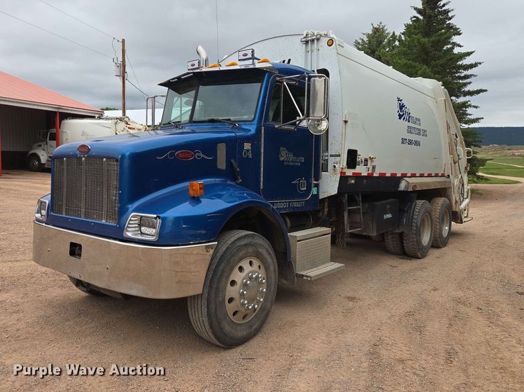 2004 Peterbilt 330 refuse truck - DQ0002