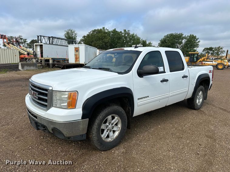 2012 GMC Sierra 1500 Crew Cab pickup truck - DQ0015