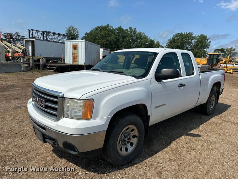 2012 GMC Sierra 1500 Ext. Cab pickup truck - DQ0017
