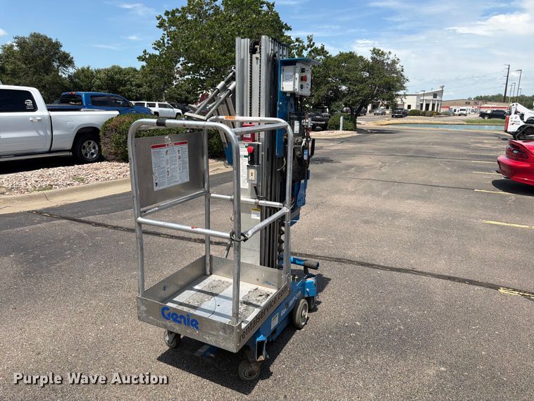 Genie AWP-25S vertical lift - DQ7944