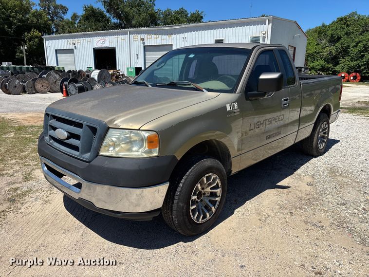2006 Ford F150 pickup truck - DU6358