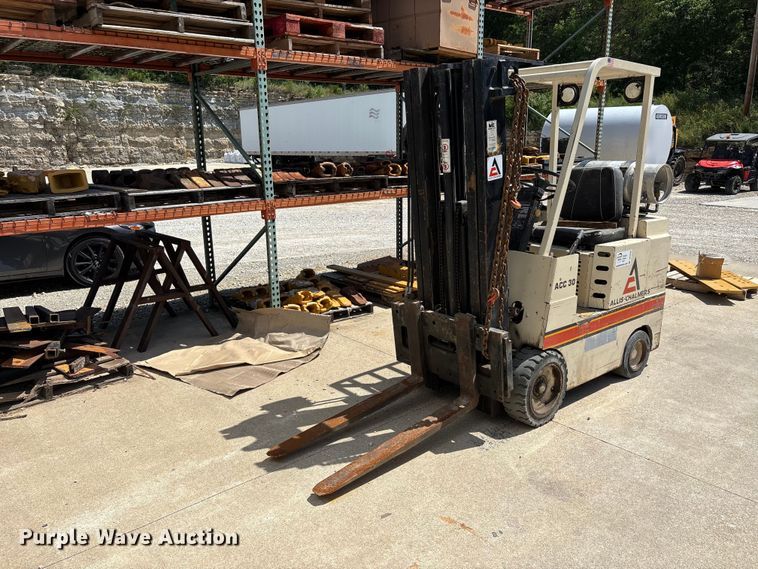 Allis Chalmers ACC30 forklift - DV4390