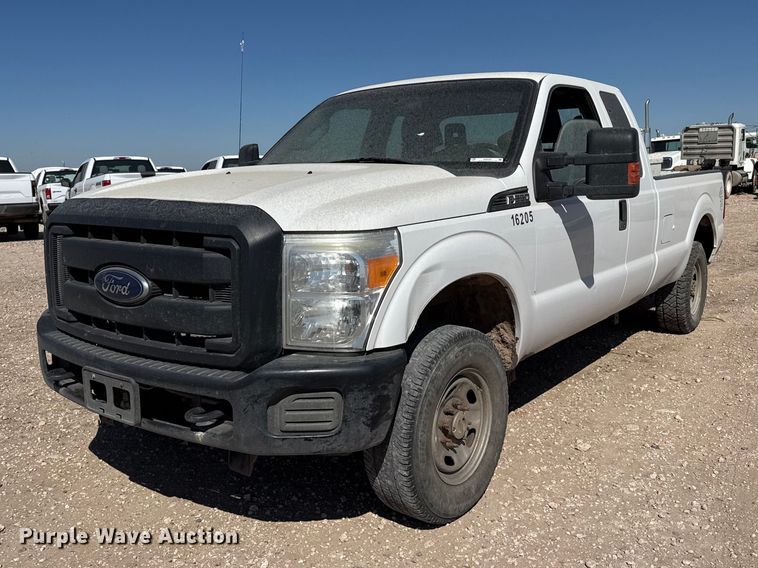2016 Ford F250 Super Duty Ext. Cab pickup truck - DZ5384