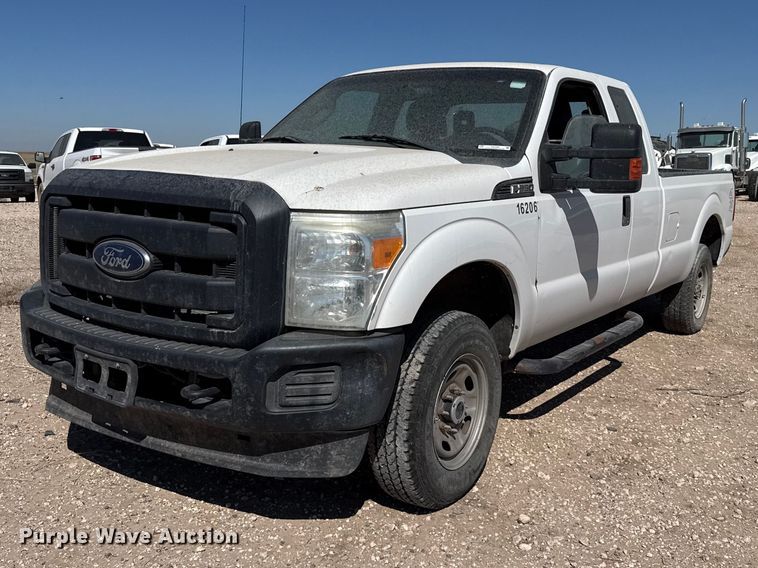 2016 Ford F250 Super Duty Ext. Cab pickup truck - DZ5385