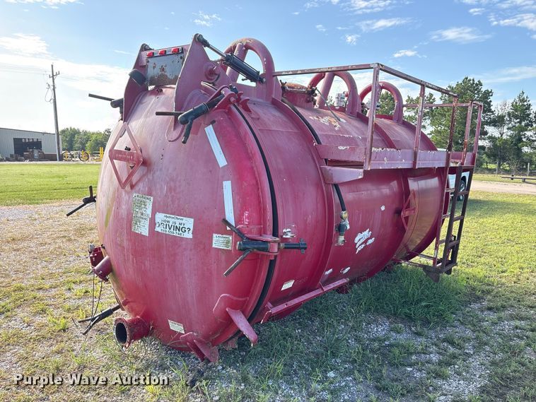 2011 Global vacuum Systems, Inc vacuum tank bed - EA7321