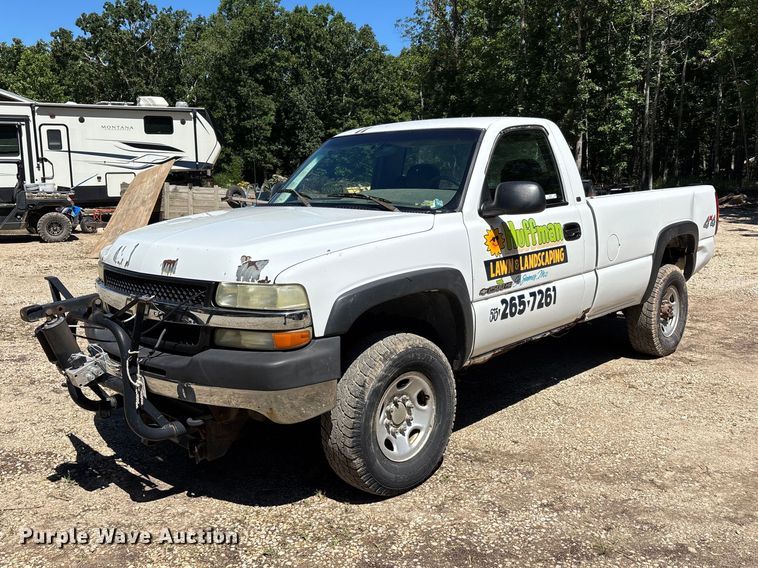 2002 Chevrolet Silverado 2500HD pickup truck - ER3044