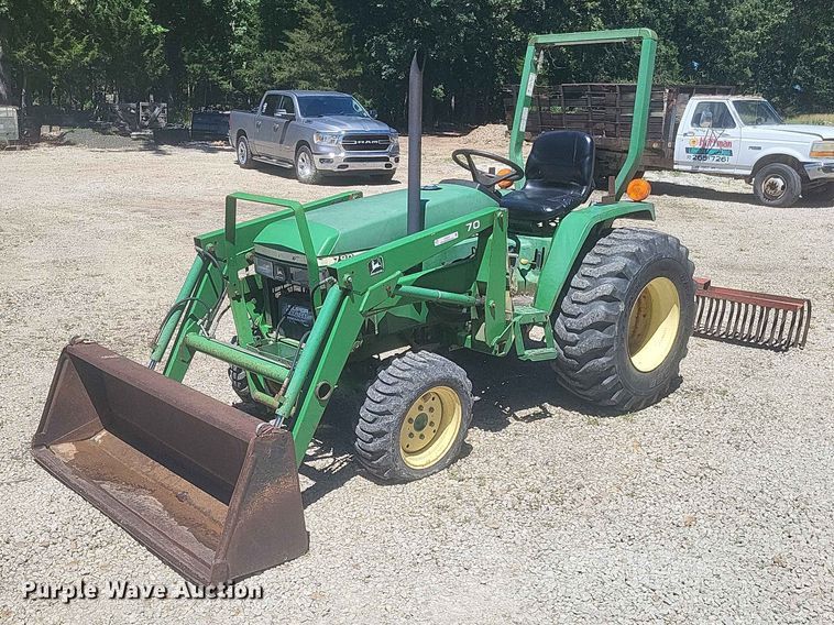 John Deere 790 MFWD tractor - ER3047