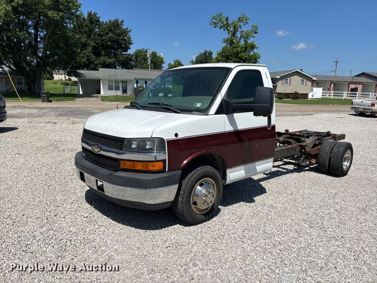 2014 Chevrolet Express 4500 van cab and chassis - ER3081