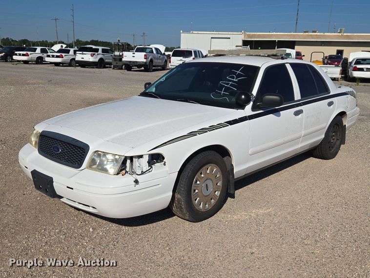 2003 Ford Crown Victoria Police Interceptor  - ER8634