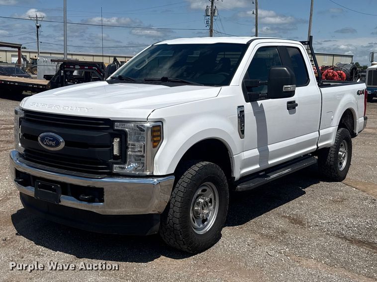 2019 Ford F250 Super Duty Ext. Cab pickup truck - ET6372