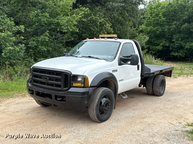 2005 Ford F450 Super Duty flatbed truck - ET6375