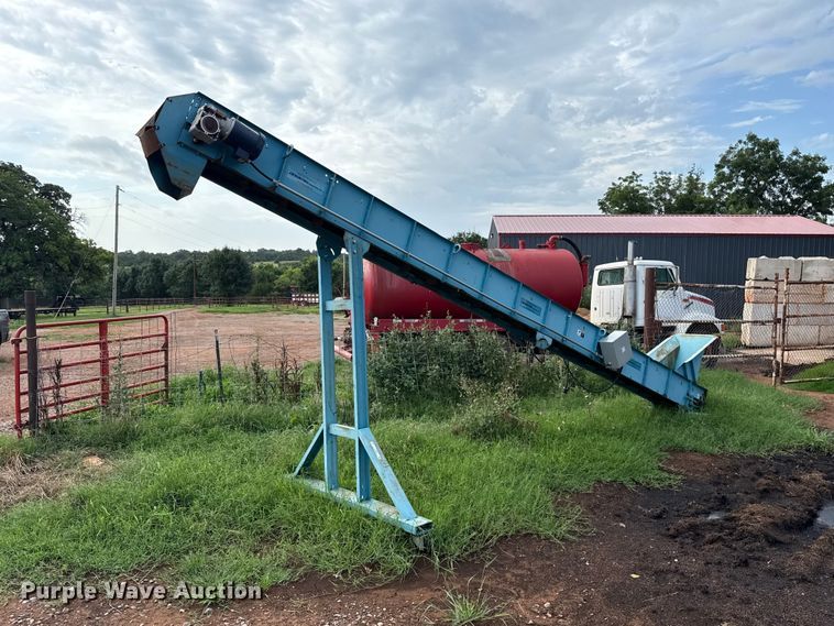 Bunting Magnetics Co. conveyor - ET6399