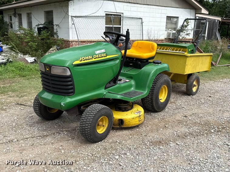 John Deere LT133 lawn mower - ET6420