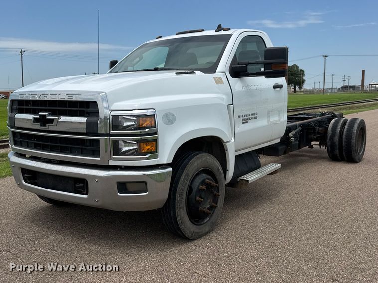 2021 Chevrolet GM515 truck cab and chassis - EU6457