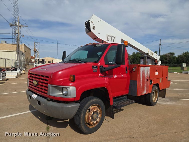 2004 Chevrolet C4500 bucket truck - EW0385