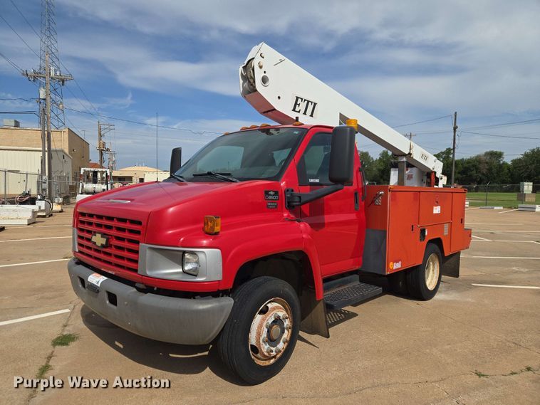 2004 Chevrolet C4500 bucket truck - EW0386