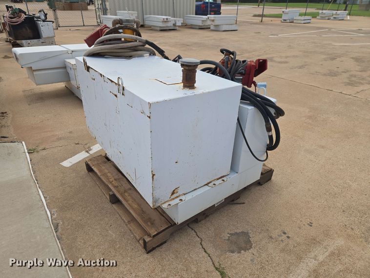 (2) Delta Consolidated fuel tanks - EW0409