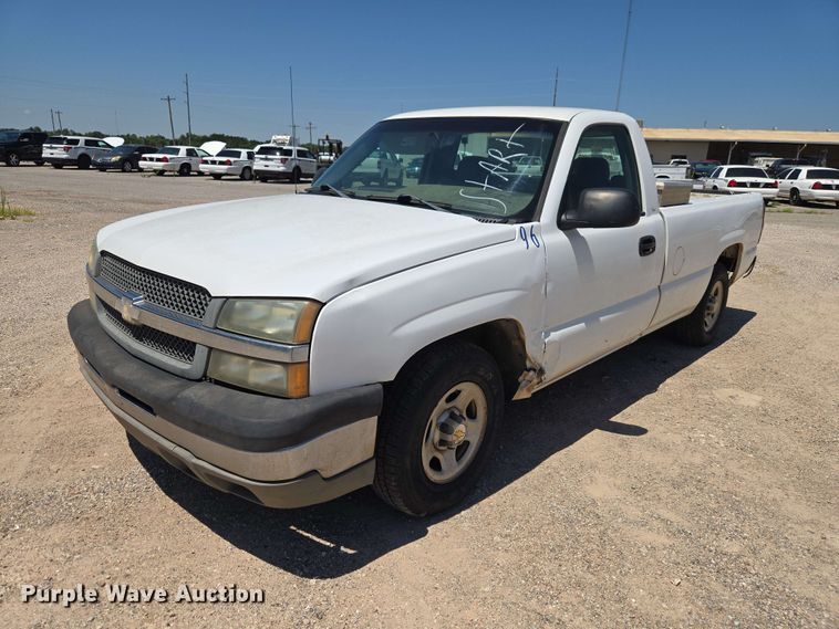 2003 Chevrolet Silverado 1500 pickup truck - EW0433