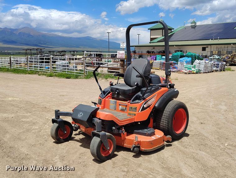 Kubota ZD1211 ZTR lawn mower - EW1024