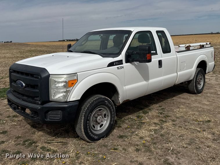 2016 Ford F250 Super Duty Ext. Cab pickup truck - FB7107