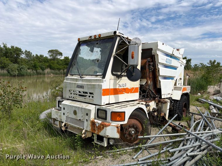 Johnston 4000 street sweeper - FB8191