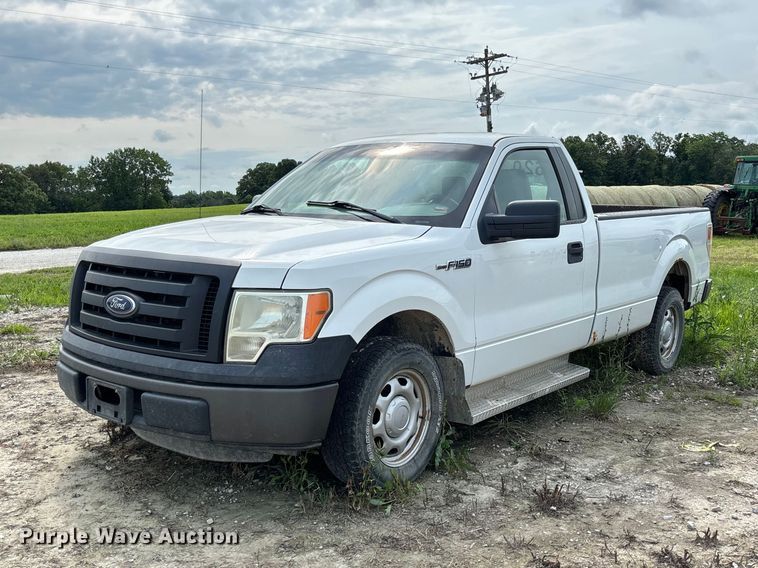 2011 Ford F150 XL pickup truck - FC1723