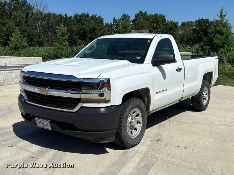 2017 Chevrolet Silverado 1500 pickup truck - FC1773