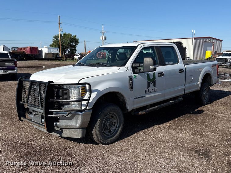 2019 Ford F250 Super Duty Crew Cab pickup truck - FC2487