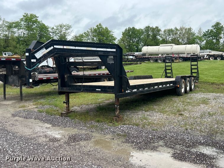 2006 PJ Trailers equipment trailer - FC2539
