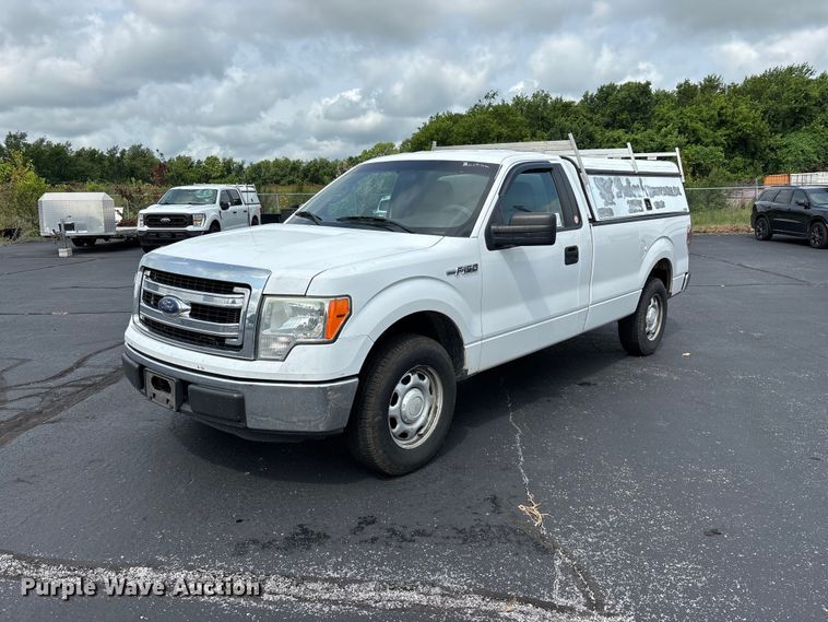 2014 Ford F150 pickup truck - FG0485