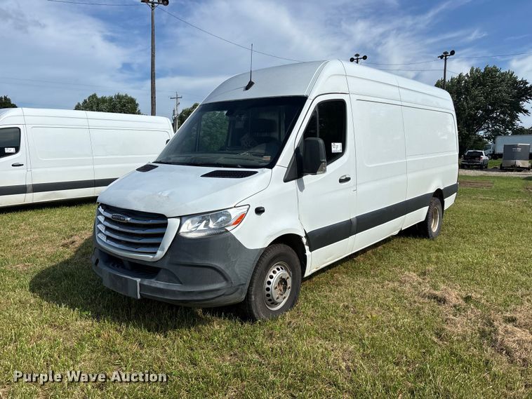 2019 Freightliner Sprinter 4500 van - FG0495