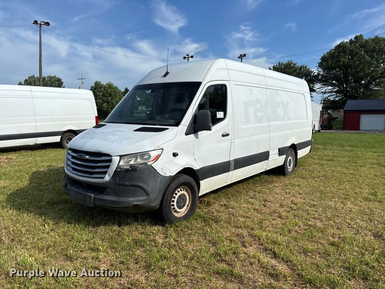 2019 Freightliner Sprinter 2500 van - FG0496