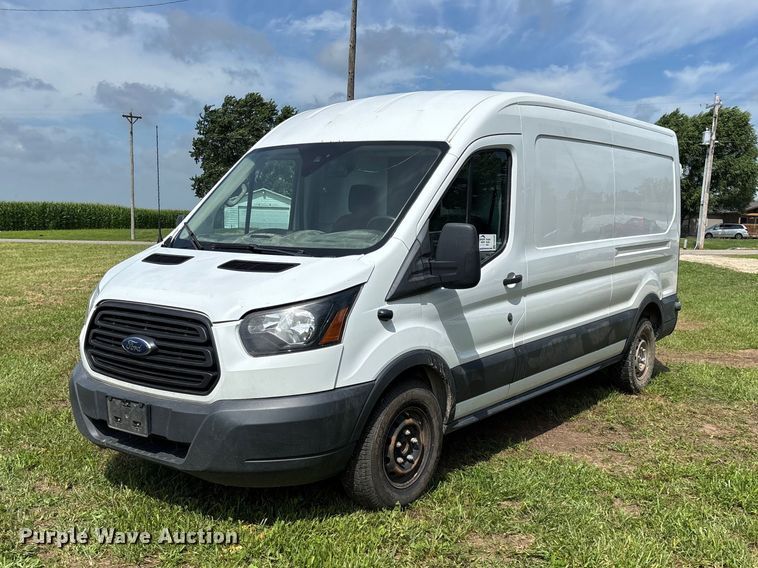 2018 Ford Transit 250 van - FG0499