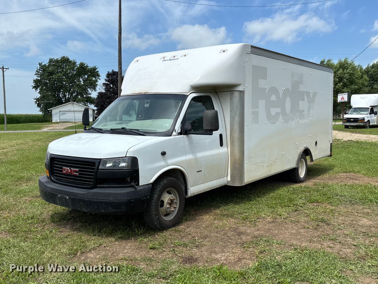 2018 GMC G3500 box truck - FG0503