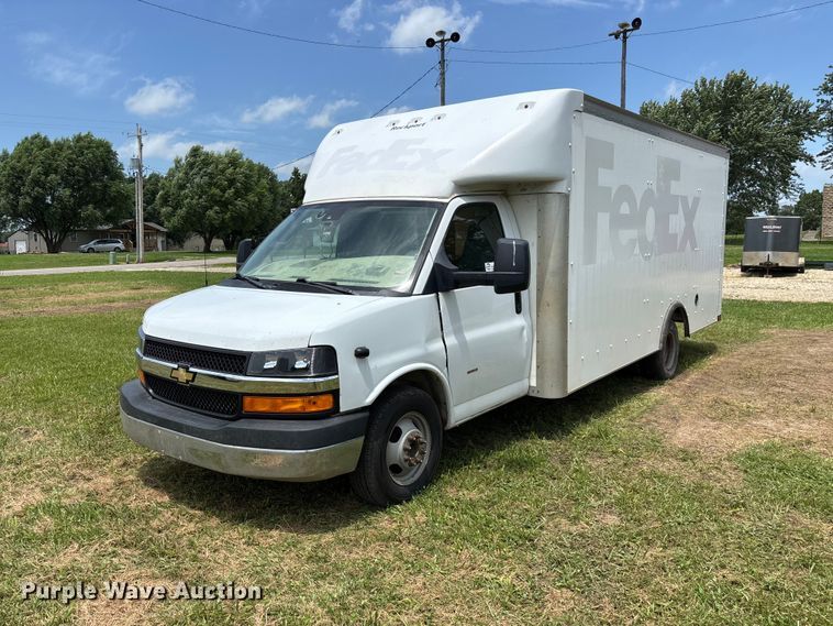 2021 Chevrolet G3500 box truck - FG0505