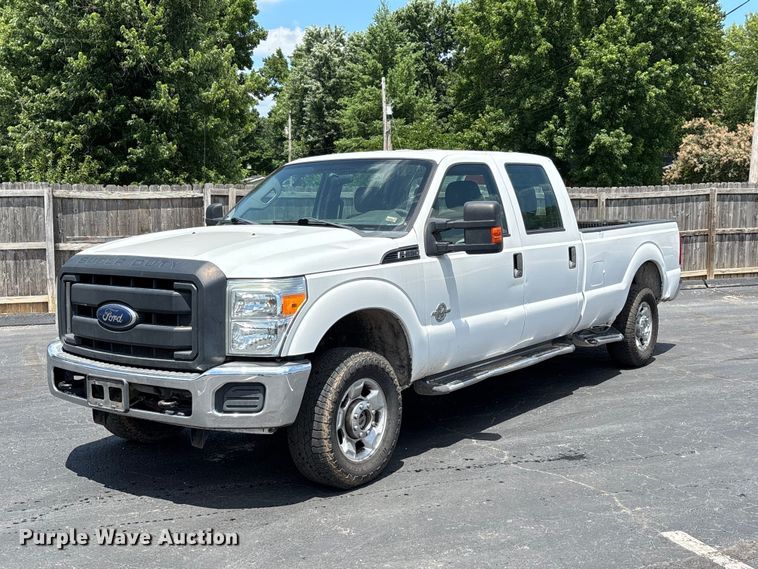 2012 Ford F250 Super Duty Crew Cab pickup truck - FG0512
