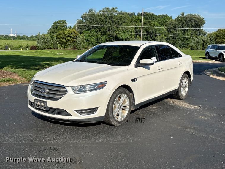 2019 Ford Taurus SEL  - FG0515